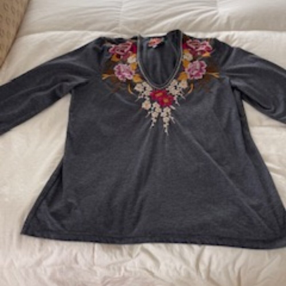 Johnny Was Embroidered Shirt size XL